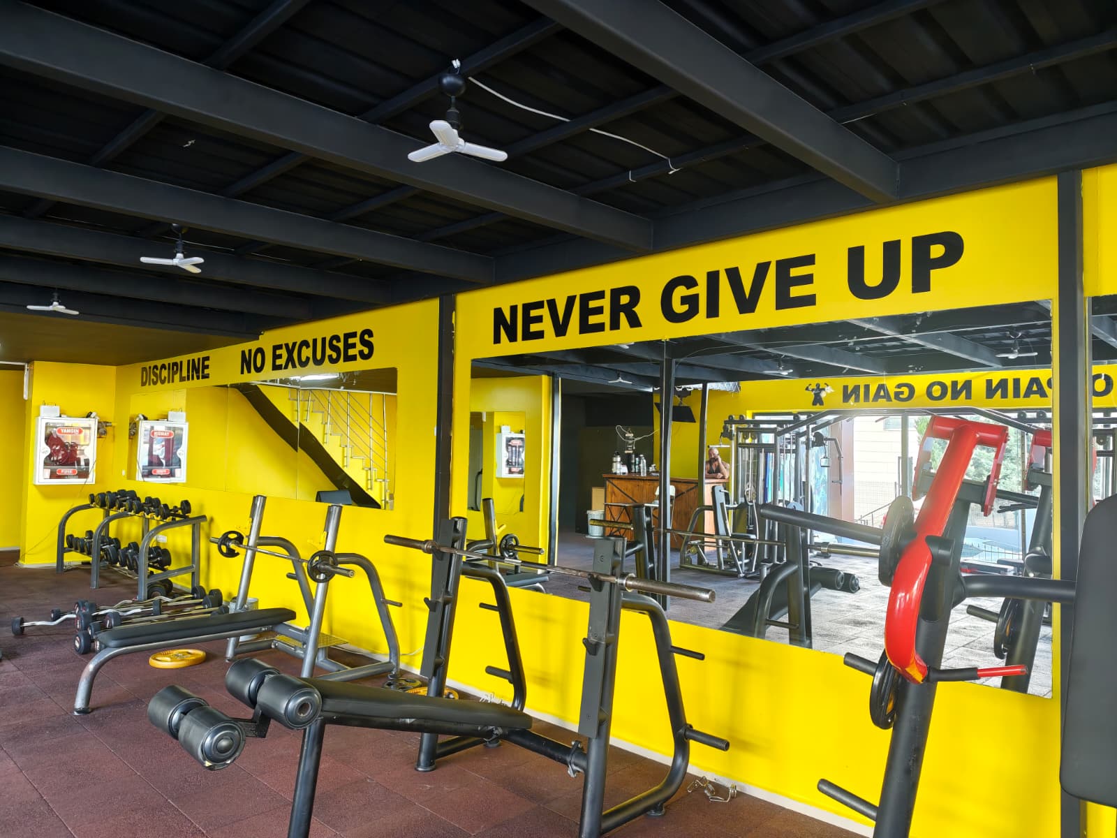 Beast Fitness Tuzla Spor Salonu İç Görünüm
